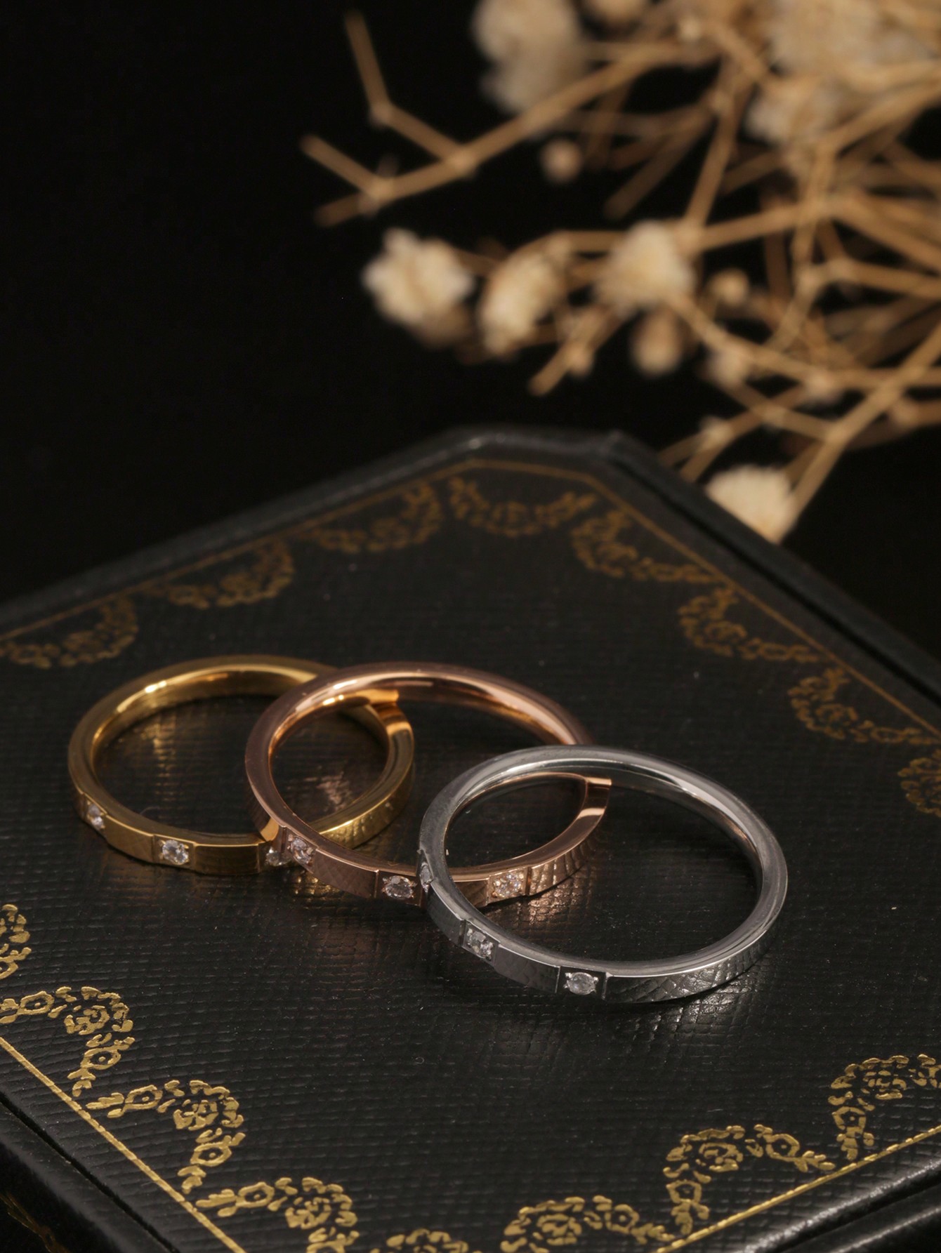 Luxury Lifestyle Party - 1 Piece of Ring with 3