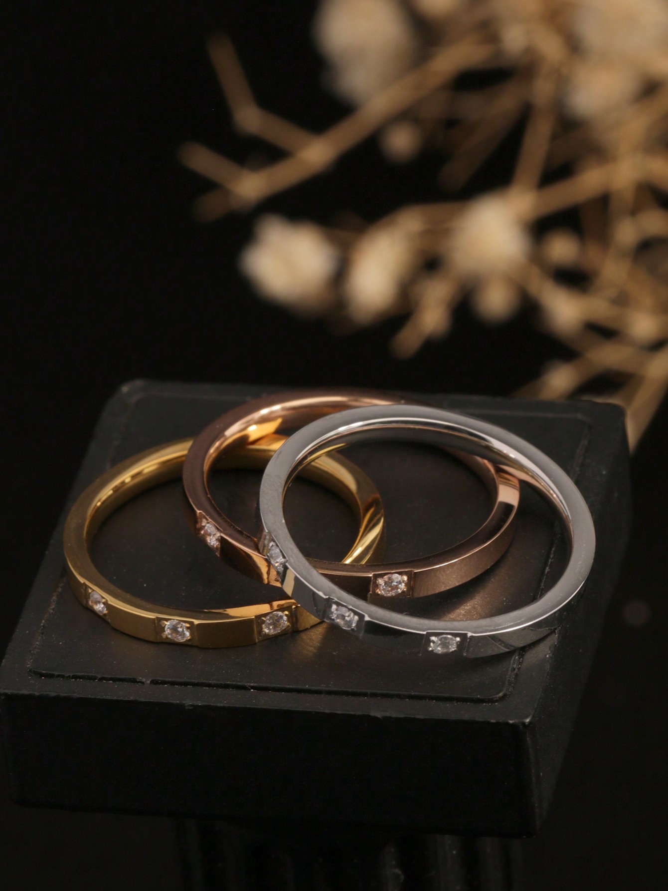 1 Piece of Ring with 3 Rhinest - Luxury Lifestyle Party recension och pris