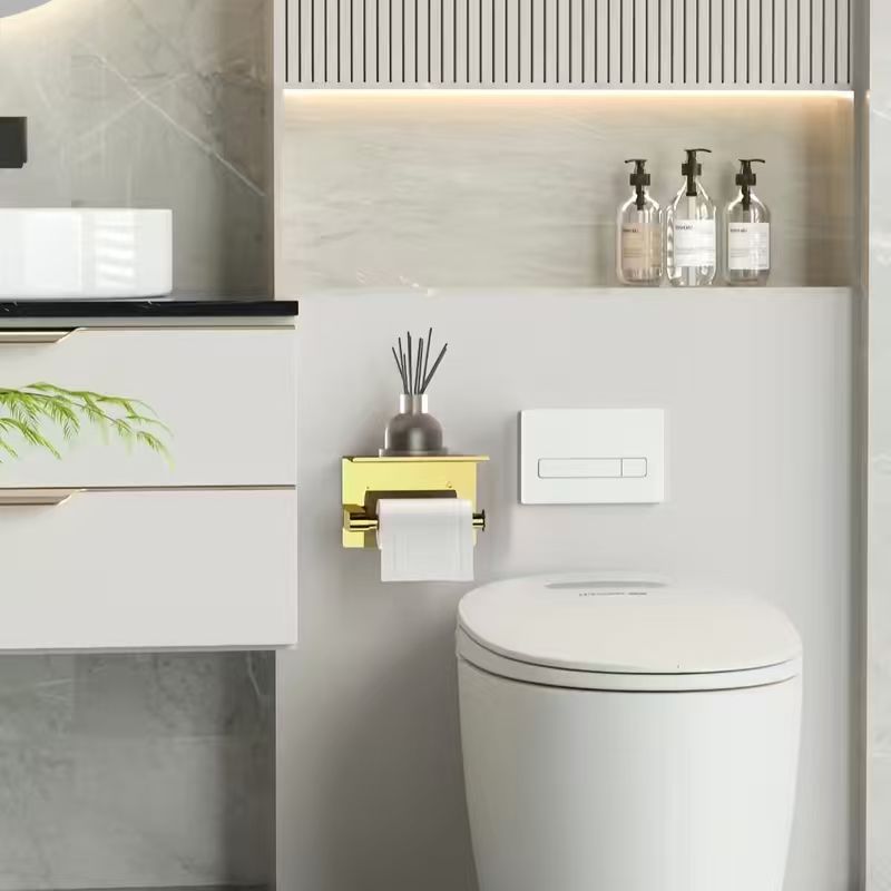 Luxurious Golden Toilet Paper  - Luxury Lifestyle Wallpaper recension och pris
